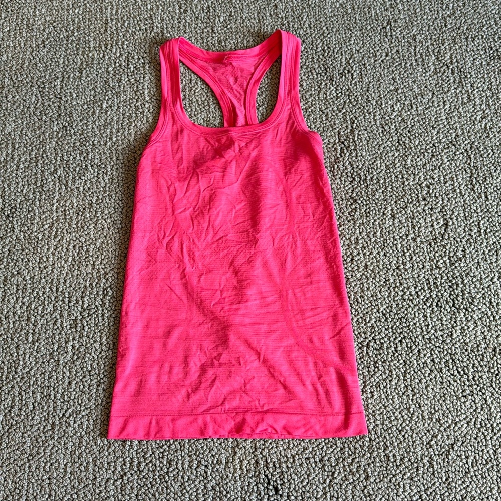 COPY - Size 2 LipGloss swiftly tank